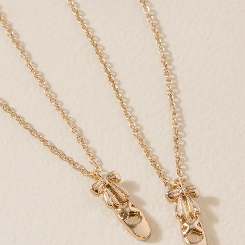 New Francesca’s En Pointe Friendship Necklace Set